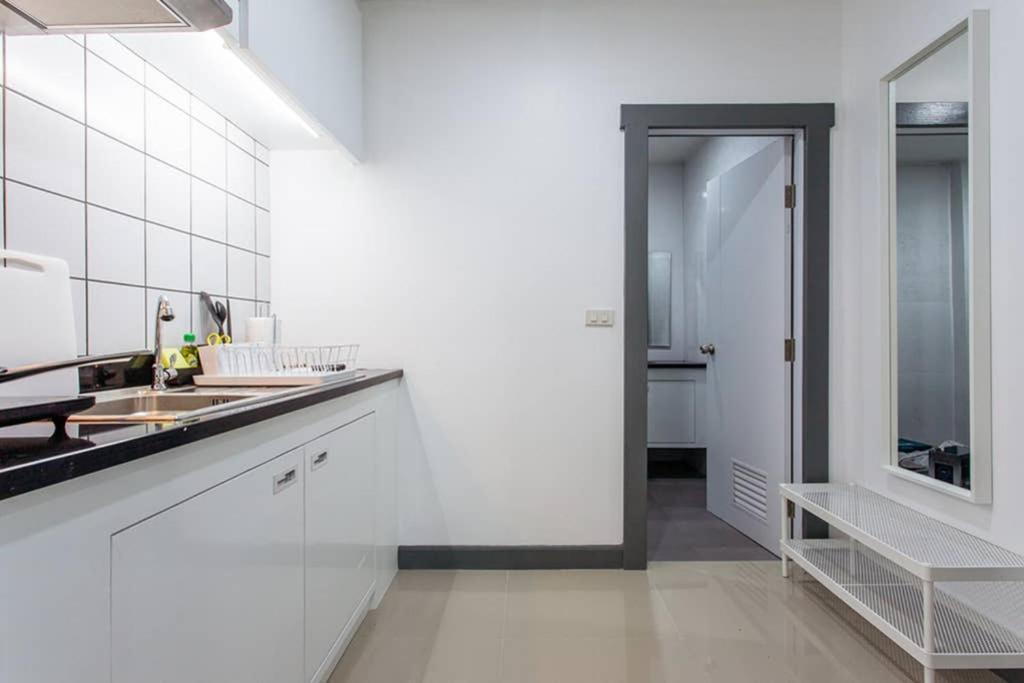 شقة P4 Silom Large 2Beds Full Kitchen Wifi 4-6Pax بانكوك المظهر الخارجي الصورة